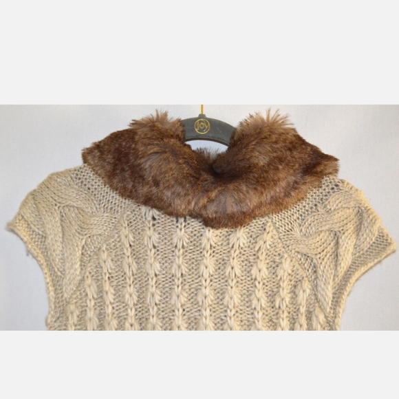 CYNTHIA ROWLEY Knit Sweater Vest Faux Fur Collar Size XS - Picture 4 of 8